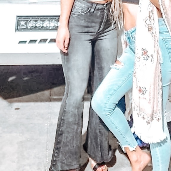 Fashion nova high stretch flare jeans size 1 - Picture 3 of 3